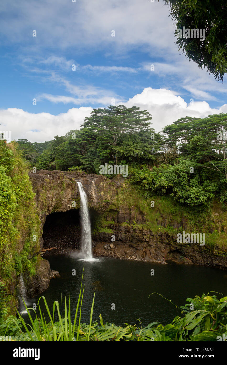 Der Rainbow-Falls in der Nähe von Hilo auf Big Island, Hawaii, USA. Stockfoto