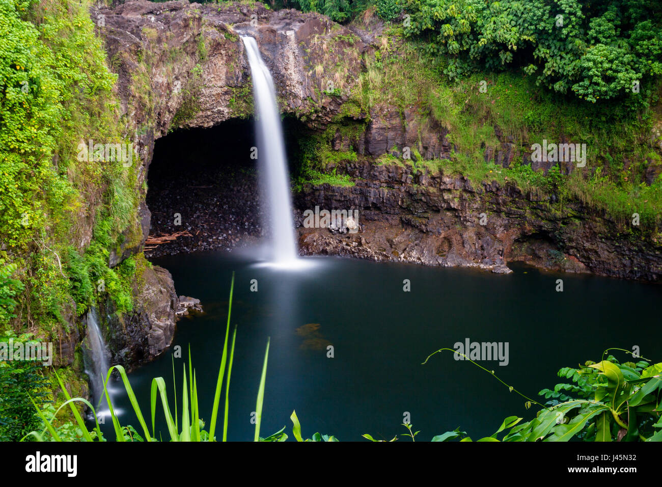 Der Rainbow-Falls in der Nähe von Hilo auf Big Island, Hawaii, USA. Stockfoto
