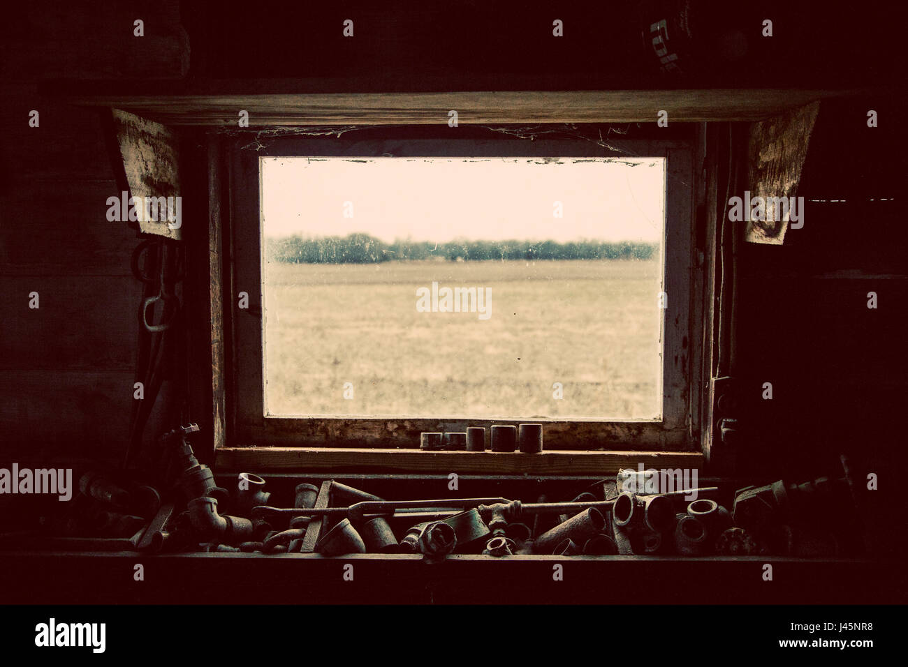 Bauernhof Sichtfeld aus einer Werkstatt. Stockfoto