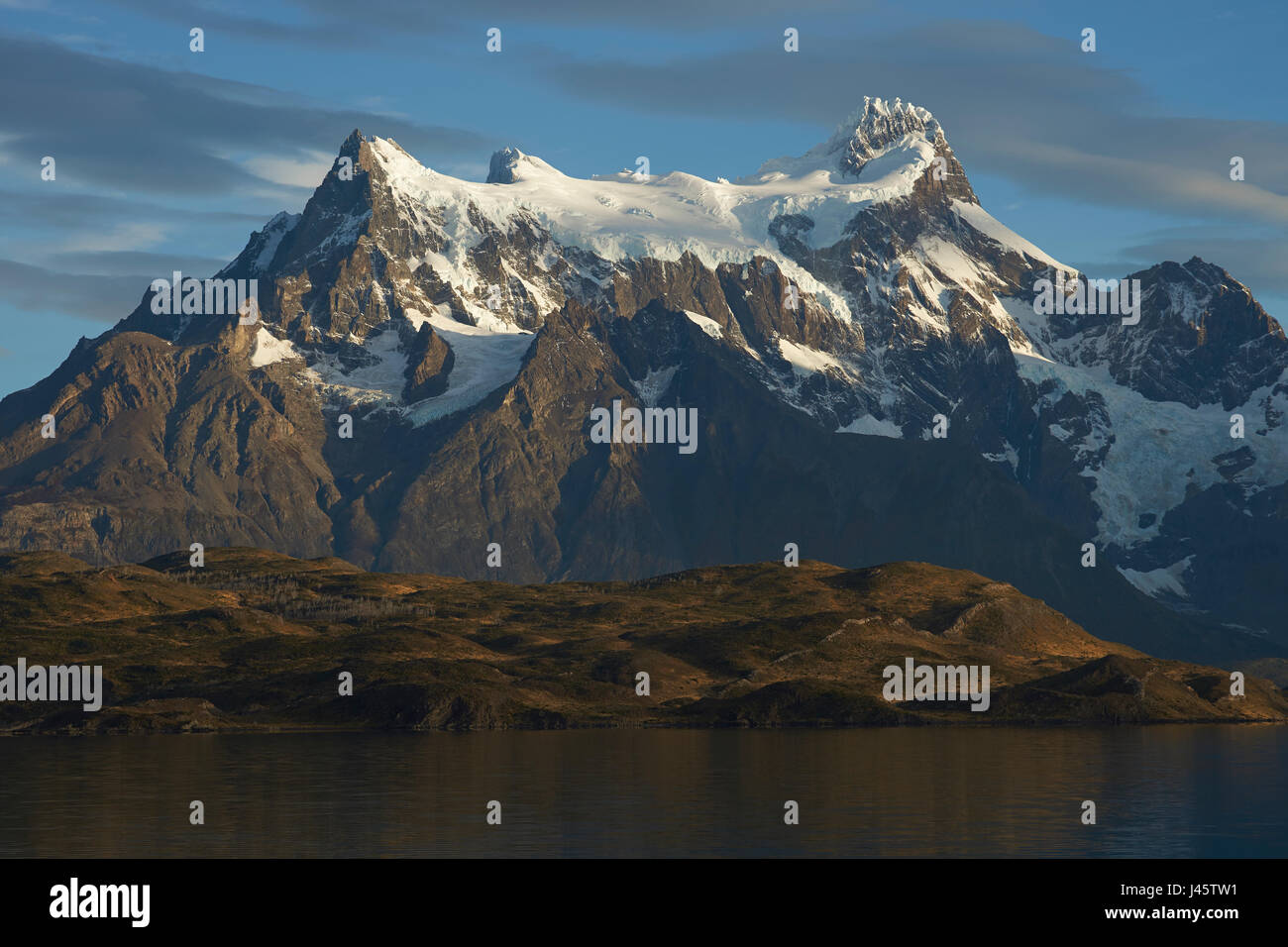 Vereisten Gipfel des Cerro Paine Grande im Torres del Paine Nationalpark im Süden Chiles Stockfoto