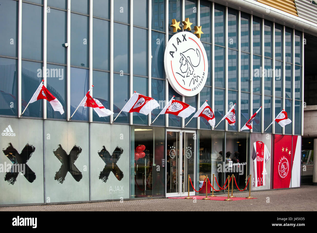 Ajax Fotball Club Shop Auf Amsterdam Arena Niederlande Stockfotografie Alamy
