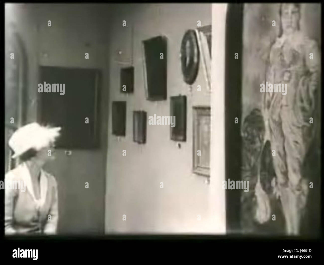 Eine Darstellung von „O garoto vestido de azul“, übersetzt in „der Junge in Blau gekleidet“, wahrscheinlich eine künstlerische Darstellung eines Kindes in blauer Kleidung, die Farbsymbole oder kulturellen Kontext betont. Stockfoto