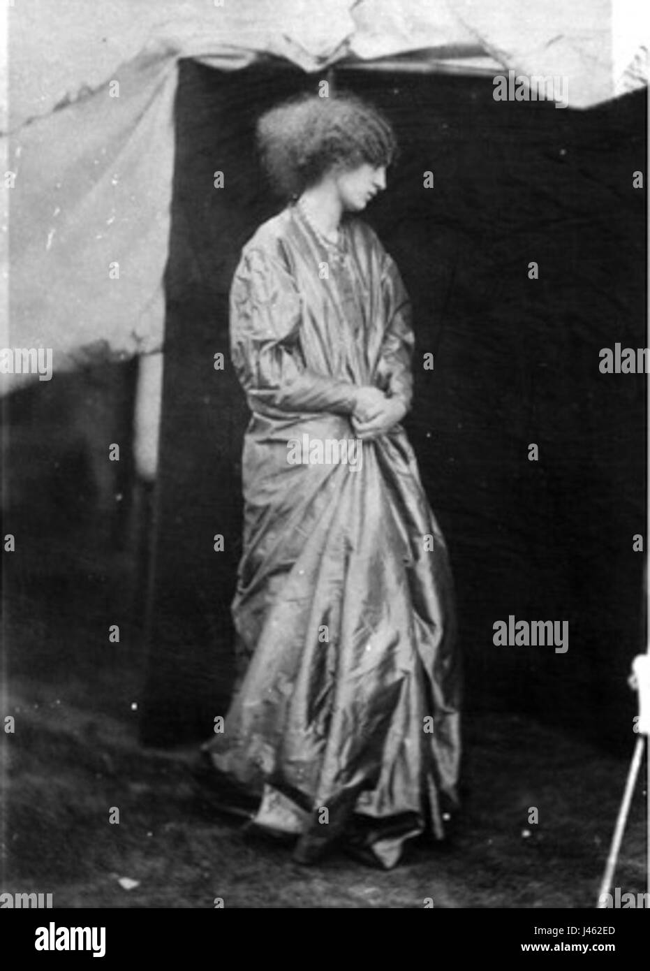 Dieses Porträt von John R. Parsons und Jane Morris von Dante Gabriel Rossetti aus dem Jahr 1865 fängt zwei wichtige Figuren der viktorianischen Kunst und Literatur ein. Das Gemälde spiegelt den präraffaelistischen Stil wider, der für seine Liebe zum Detail, lebendige Farben und emotionalen Ausdruck bekannt ist. Stockfoto