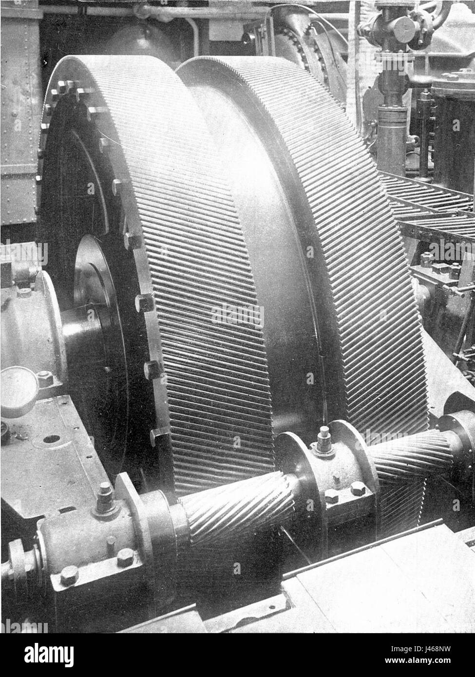 Die Stirnradgetriebe von Parsons, wie sie in *Modern Engines* von Rankin Kennedy vorgestellt werden, stellen eine wichtige mechanische Innovation im Bereich der Maschinenbau dar. Dieser Schaltmechanismus spielt eine Rolle beim Betrieb moderner Motoren. Stockfoto