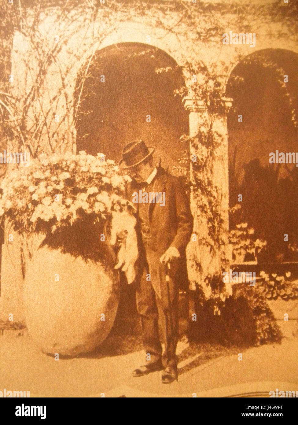 Der Titel „Paul 123“ bezieht sich wahrscheinlich auf ein bestimmtes Werk, Dokument oder Artefakt, das mit dem Namen „Paul“ verknüpft ist, aber für eine genaue Beschreibung sind weitere Details oder Kontext erforderlich. Stockfoto