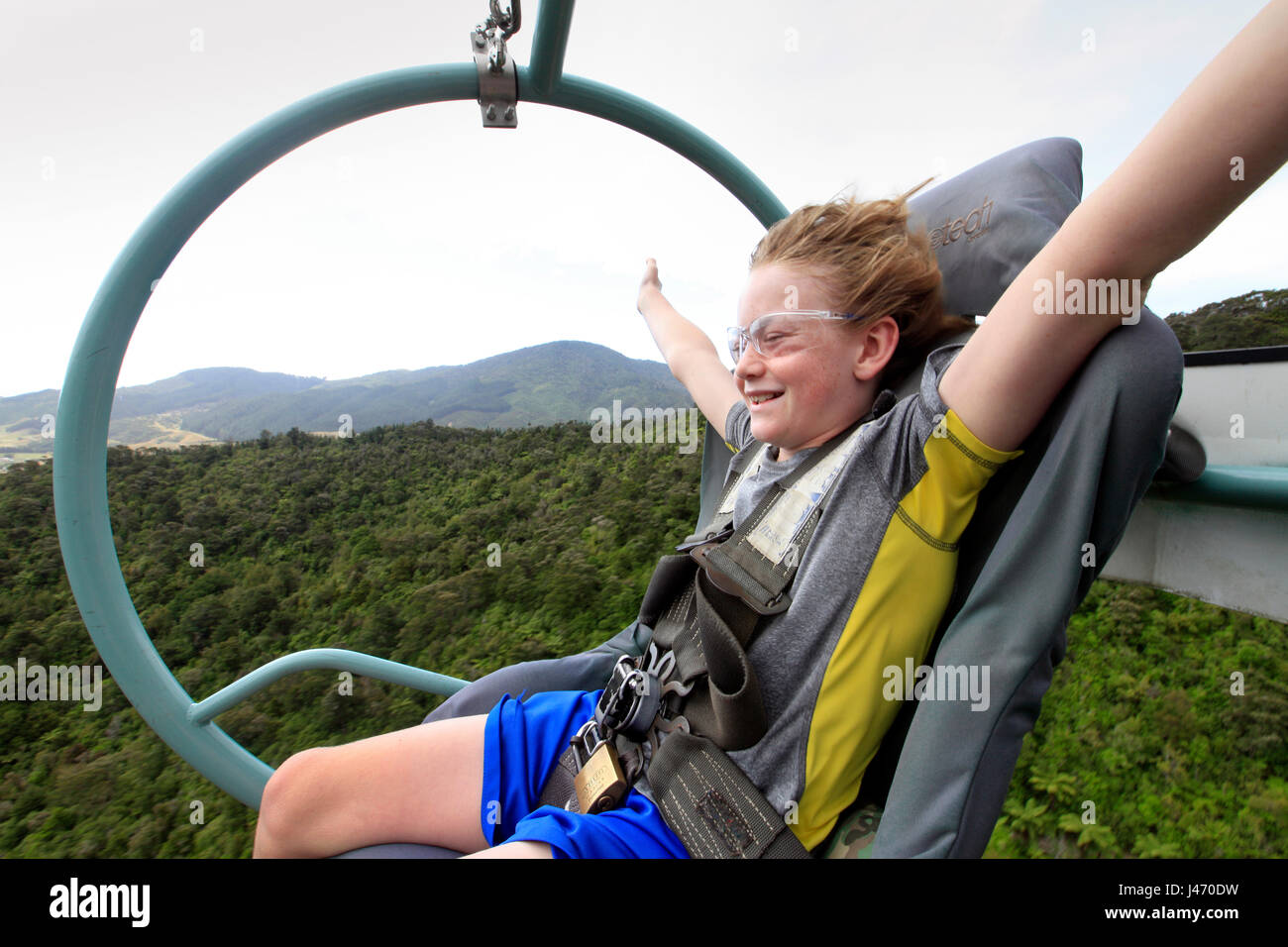 Bild von Tim Cuff - 11. Januar 2017 - 10-Jahr-alten Charlie Cuff reiten die Happy Valley Skywire, Nelson, Neuseeland: Stockfoto