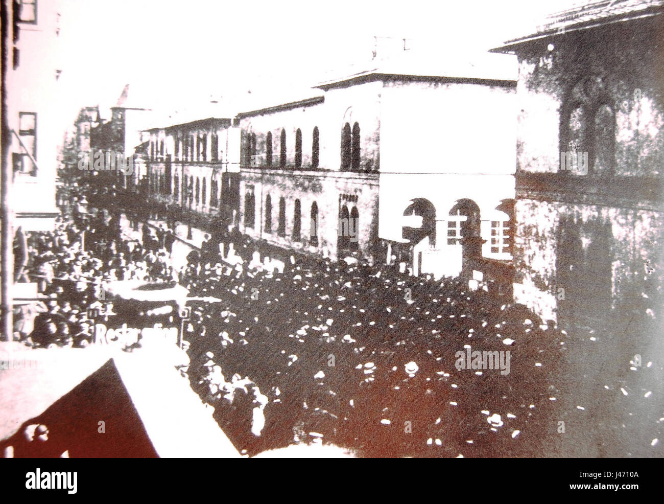 Der Karfreitagsputsch von 1919 in Offenbach am Main war ein gescheiterter Putschversuch in der Zeit der politischen Instabilität im Nachkriegsdeutschland. An der Veranstaltung waren rechtsextreme paramilitärische Gruppen beteiligt, die die Regierung stürzen wollten. Stockfoto