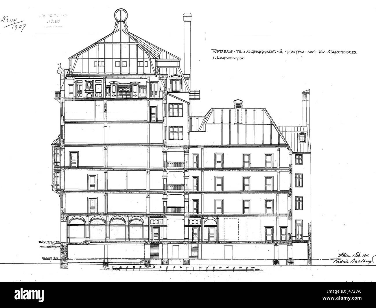 Dieses Bild zeigt eine Zeichnung von Narzisse aus dem Jahr 1911, eine Figur aus der griechischen Mythologie, die für seine Selbstliebe und Verwandlung in eine Blume bekannt ist. Die Zeichnung reflektiert das mythologische Thema durch seine künstlerische Interpretation. Stockfoto