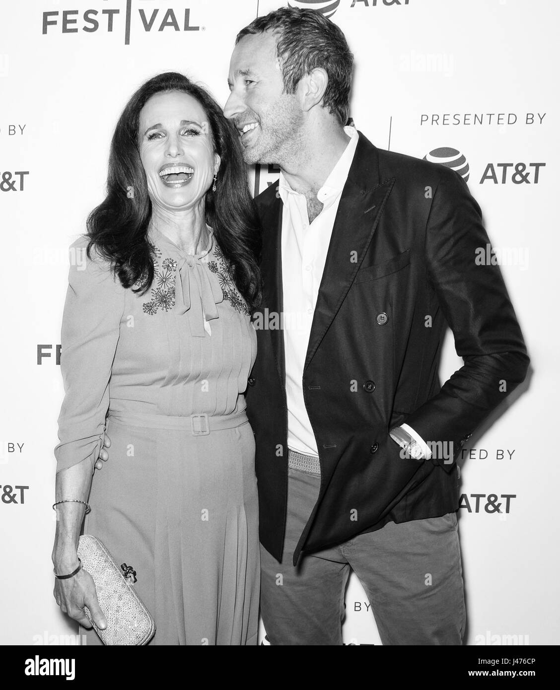 NEW YORK, NY - 22. April 2017: Schauspieler Andie MacDowell und Chris O'Dowd 2017 Tribeca Film F nach "Liebe" Premiere am SVA-Theater besuchen Stockfoto