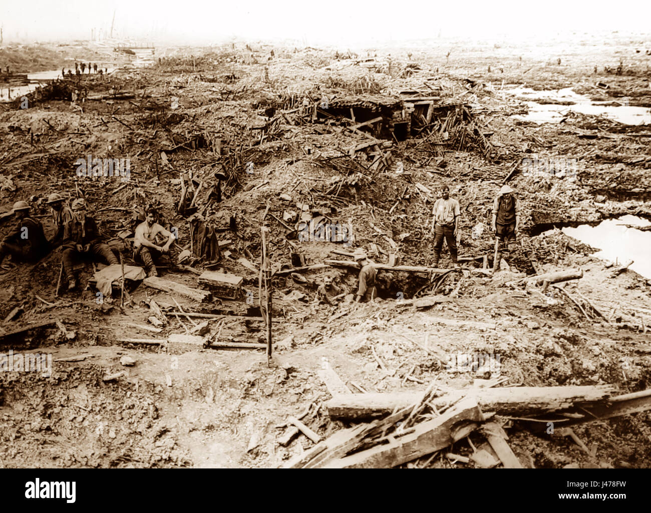 WW1 - britische Arbeitsgruppe am deutschen Gräben und Einbäume in der Nähe von Boezinge, Belgien 5. August 1917 Stockfoto