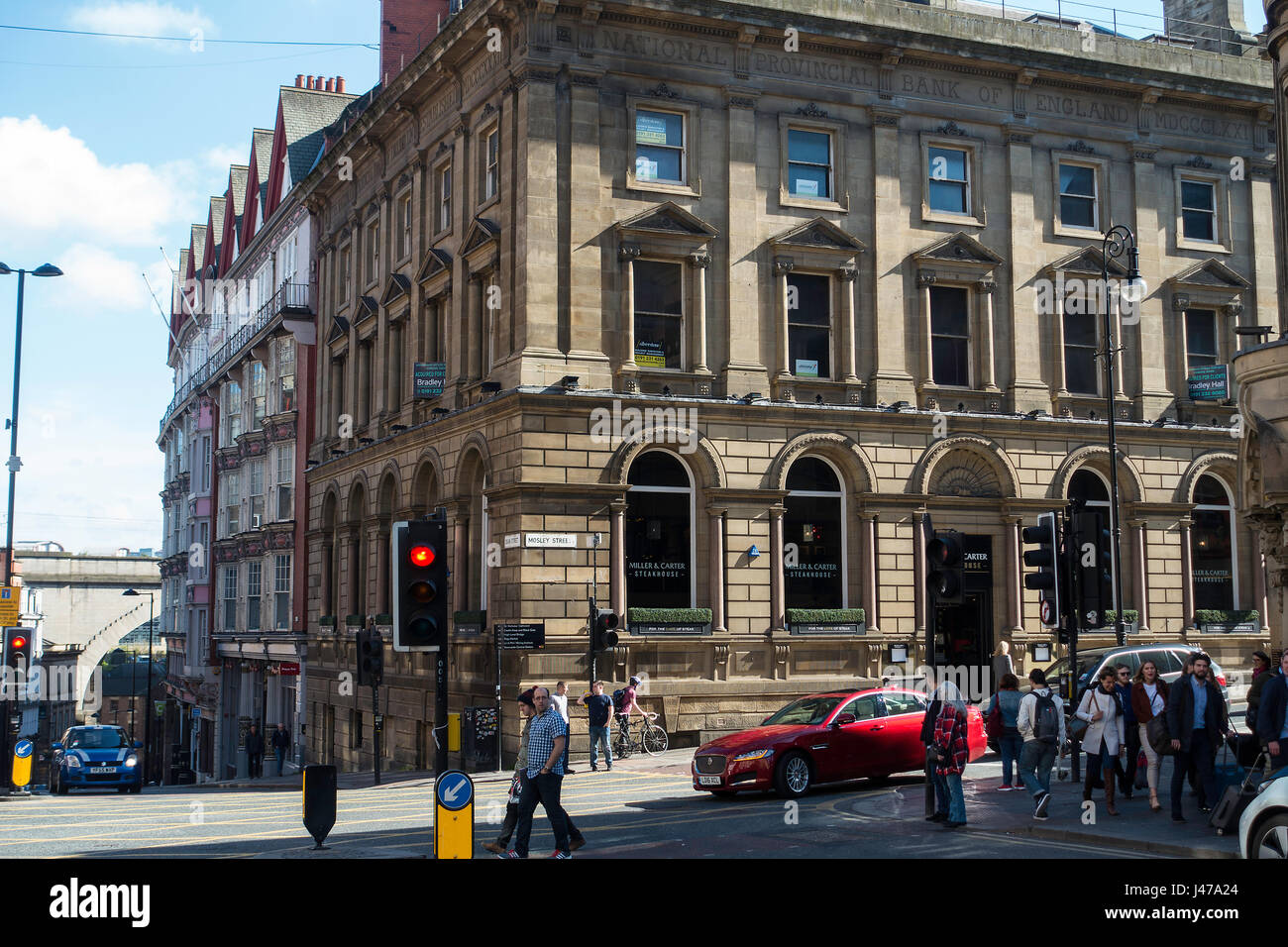 Das ehemalige National Provincial Bank of England Gebäude in 24 Mosley Street ist jetzt ein Miller & Carter Steak Restaurant Newcastle upon Tyne England UK Stockfoto