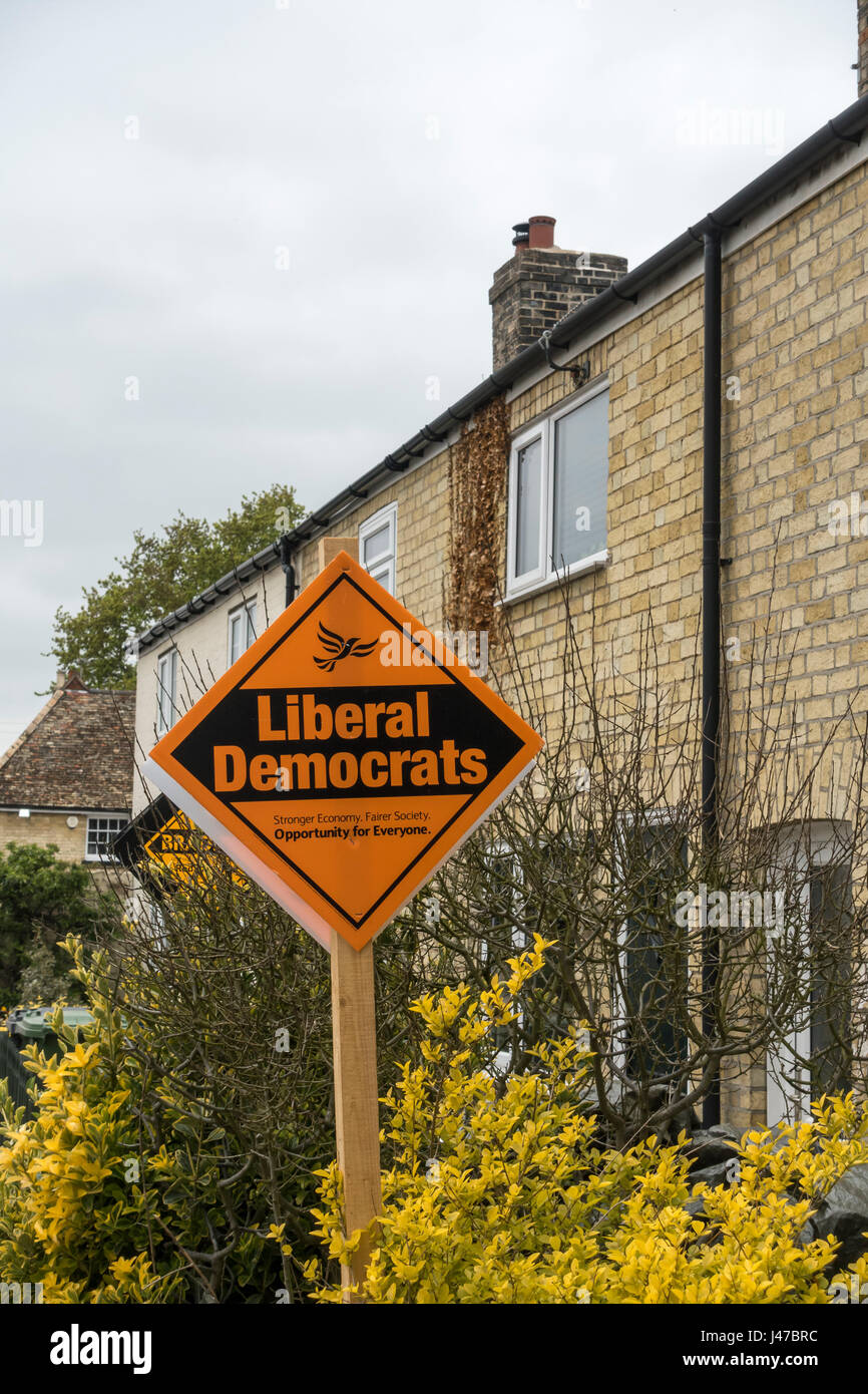 Liberal Democrats Stimmen Zeichen außerhalb private Eigenschaften Stockfoto