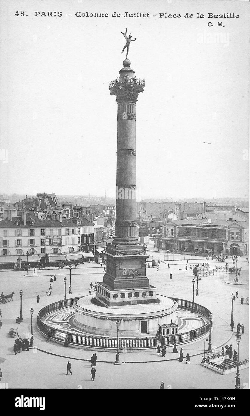 Dies bezieht sich auf die Julisäule (Colonne de Juillet) in Paris, die sich am Place de la Bastille befindet, einem Denkmal zum Gedenken an die Julirevolution von 1830. Stockfoto