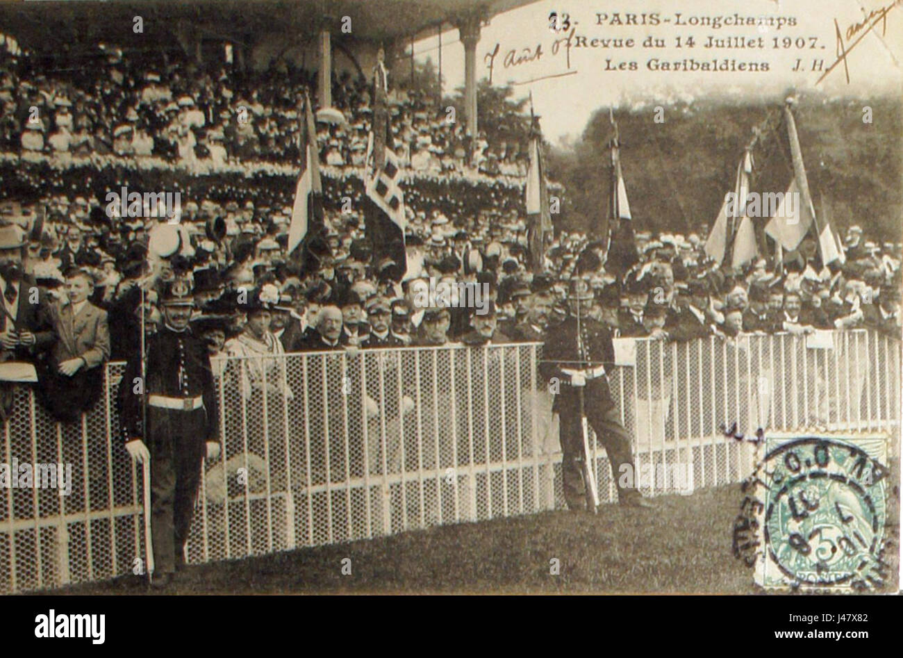 Das 14. Juillet 1907 in Paris Longchamps feiert den französischen Nationalfeiertag mit Pferderennen auf der Rennbahn Longchamps. Dieses Datum ist sowohl mit der Französischen Revolution als auch mit der Volkstradition des französischen Nationalfeiertags verbunden. Stockfoto