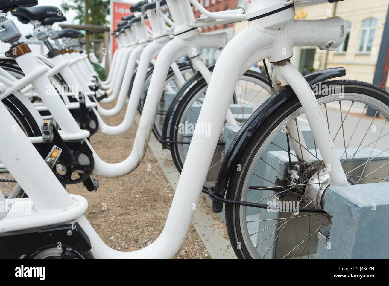 Kopenhagen, Dänemark - 31. Juli 2016: Reihe von weißen Vermietung Go-Bikes, die pro Stunde gemietet werden können Stockfoto