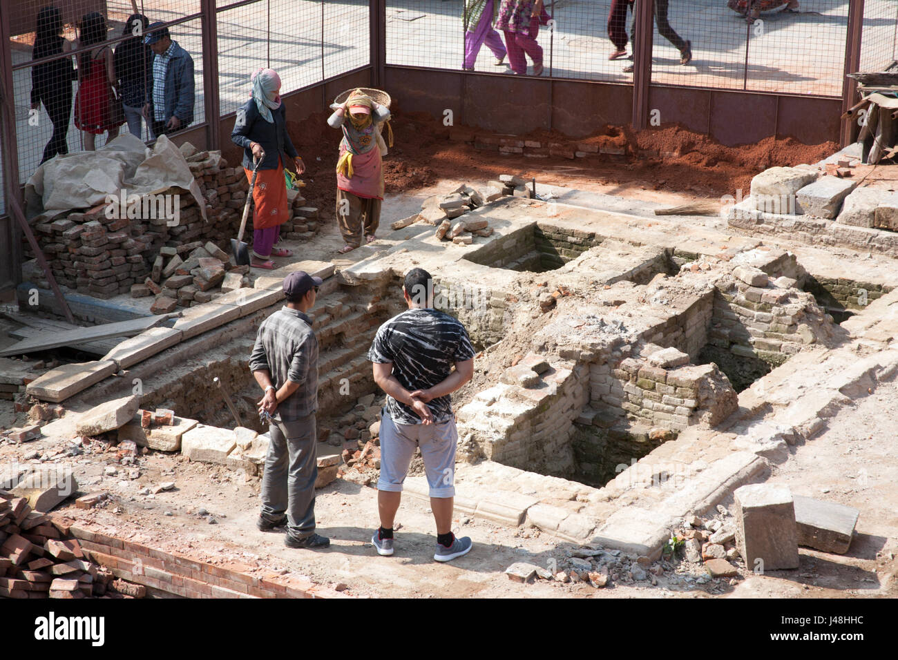 Reparatur und Wiederaufbau arbeiten nach dem Erdbeben, Patan, Lalitpur Nepal Patan Durbar Square Stockfoto