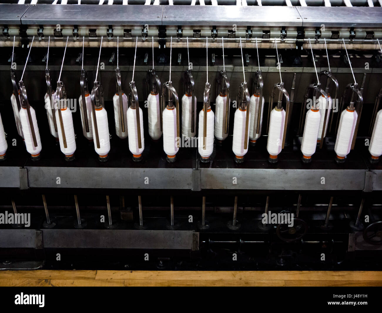 Baumwollweberei Industriemaschinen aus der Zeit der industriellen Revolution. Stockfoto