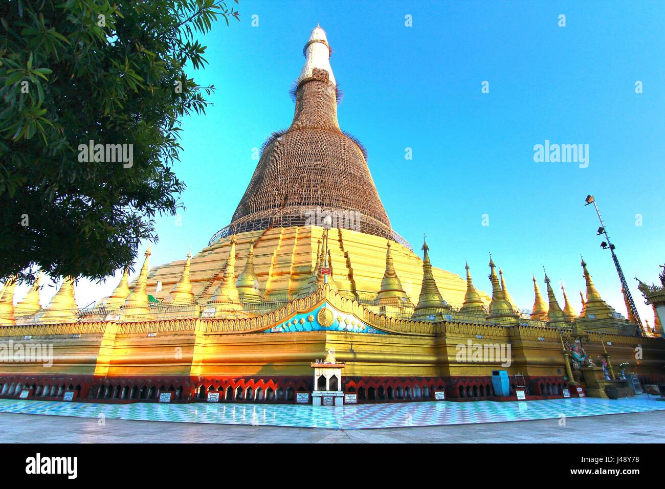 Die Shwemawdaw Pagode ist die höchste Pagode in Myanmar, befindet sich in Bago city Stockfoto