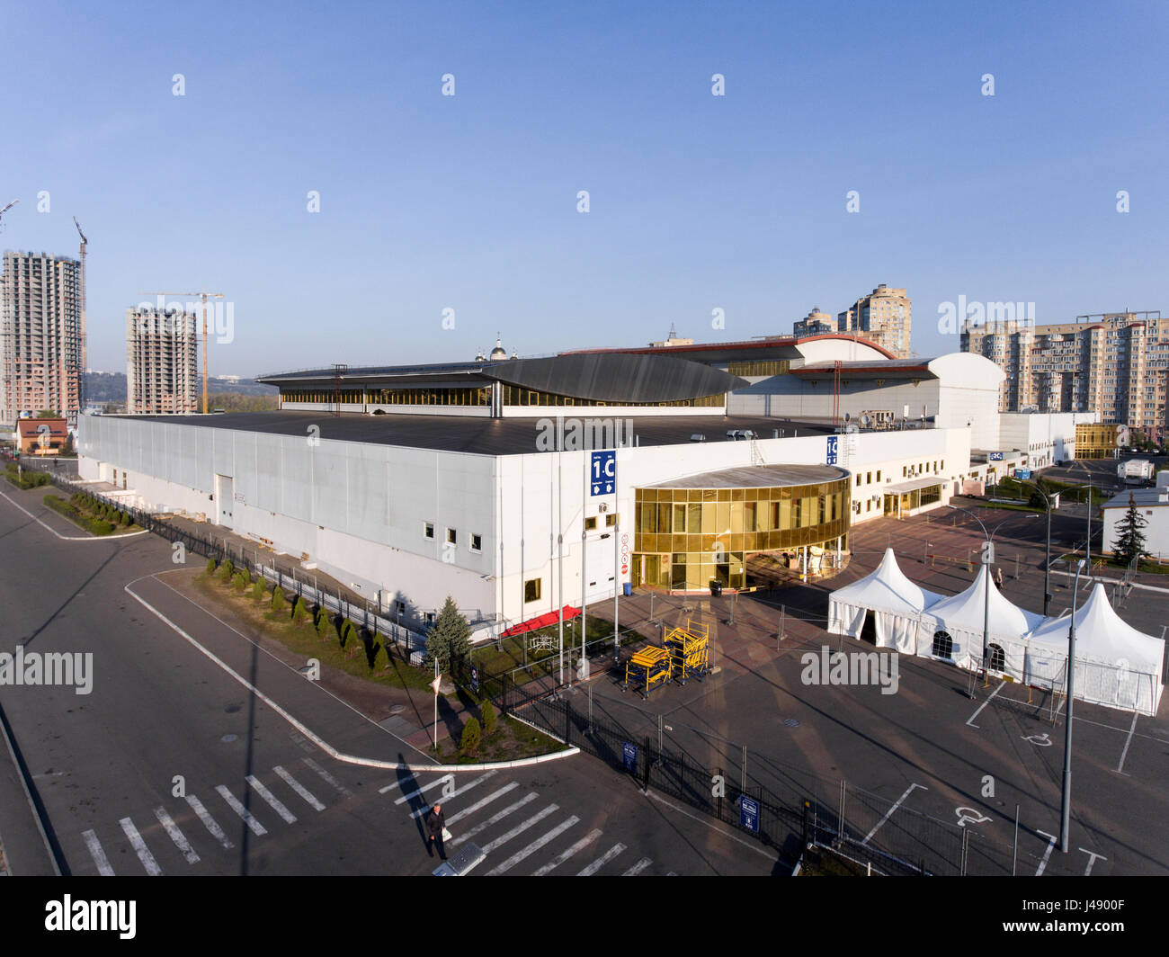 Kiew, UKRAINE - 21. April 2017: Gebäude der International Exhibition Centre in Kiew, Ukraine Stockfoto