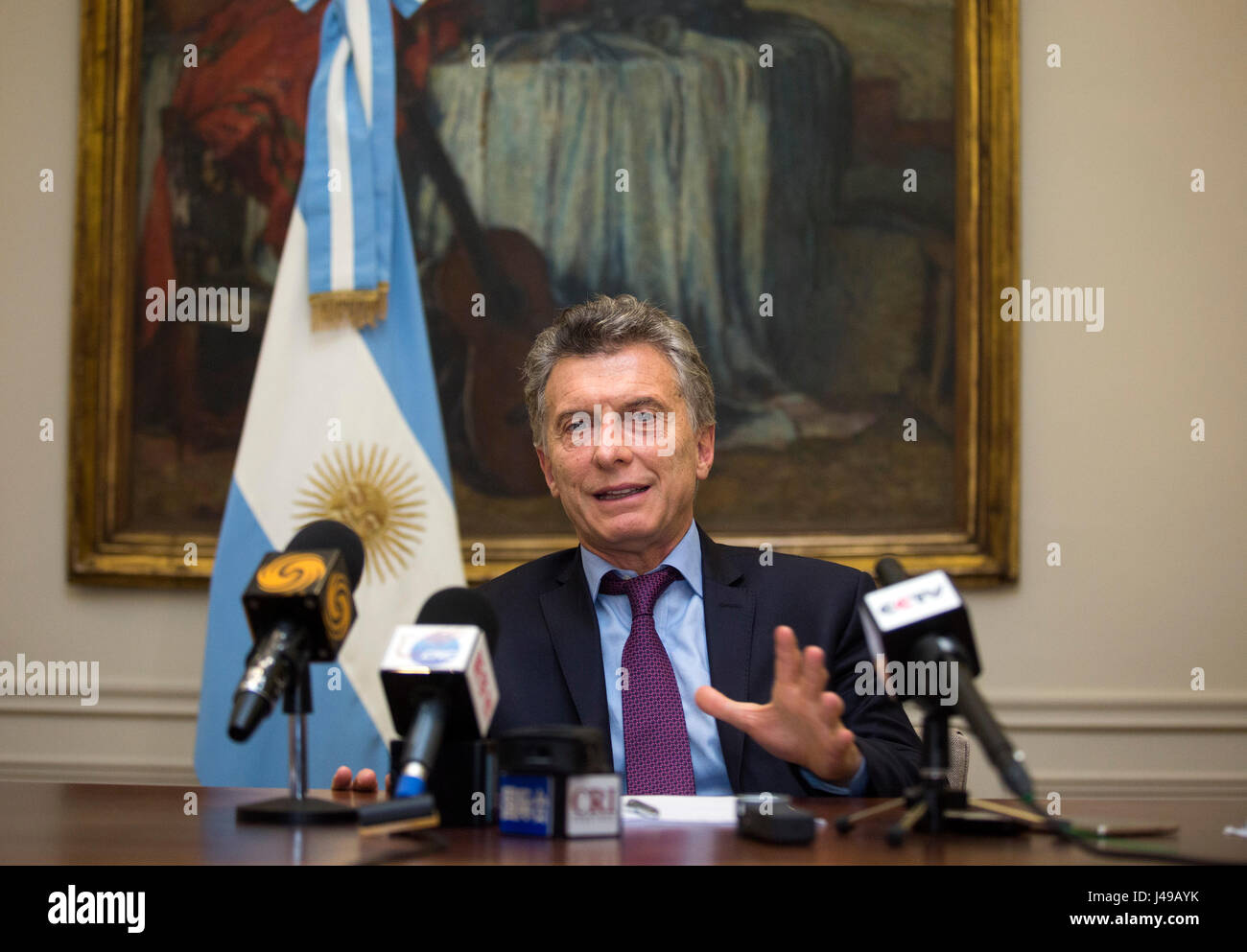 Buenos Aires, Argentinien. 8. Mai 2017. Argentinische Präsident Mauricio Macri spricht in einem Interview in Buenos Aires, Argentinien, am 8. Mai 2017 chinesischen Medien. Argentinische Präsident Mauricio Macri hat sich China vorgeschlagen Gürtel und Road Initiative, sagen, dass es hilft, Konnektivität zu steigern und die Zusammenarbeit mit seinem Land gefeiert. Bildnachweis: Martin Zabala/Xinhua/Alamy Live-Nachrichten Stockfoto