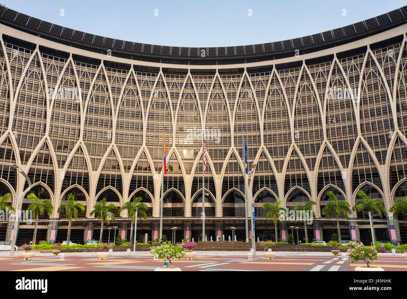 PUTRAJAYA, MALAYSIA - AUGUST 11: Ministerium der Finanzen-Komplex in Putrajaya am 11. August 2016 in Putrajaya, Malaysia. Stockfoto