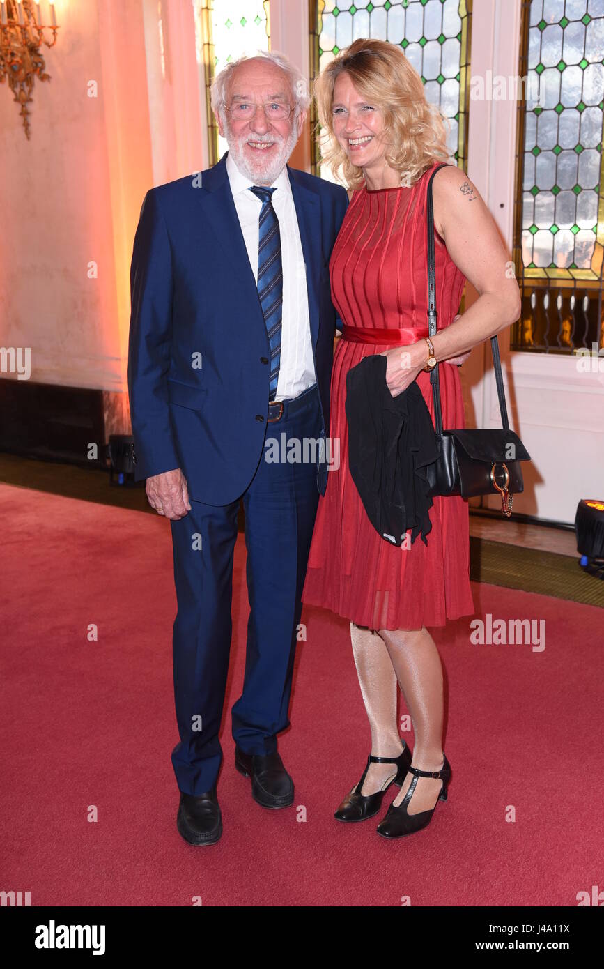 "Der Gloeckner von Notre Dame" musikalische Premiere im Stage Theater des Westens.  Mitwirkende: Dieter Hallervorden, Christiane Zander wo: Berlin, Deutschland bei: 9. April 2017 Credit: WENN.com Stockfoto