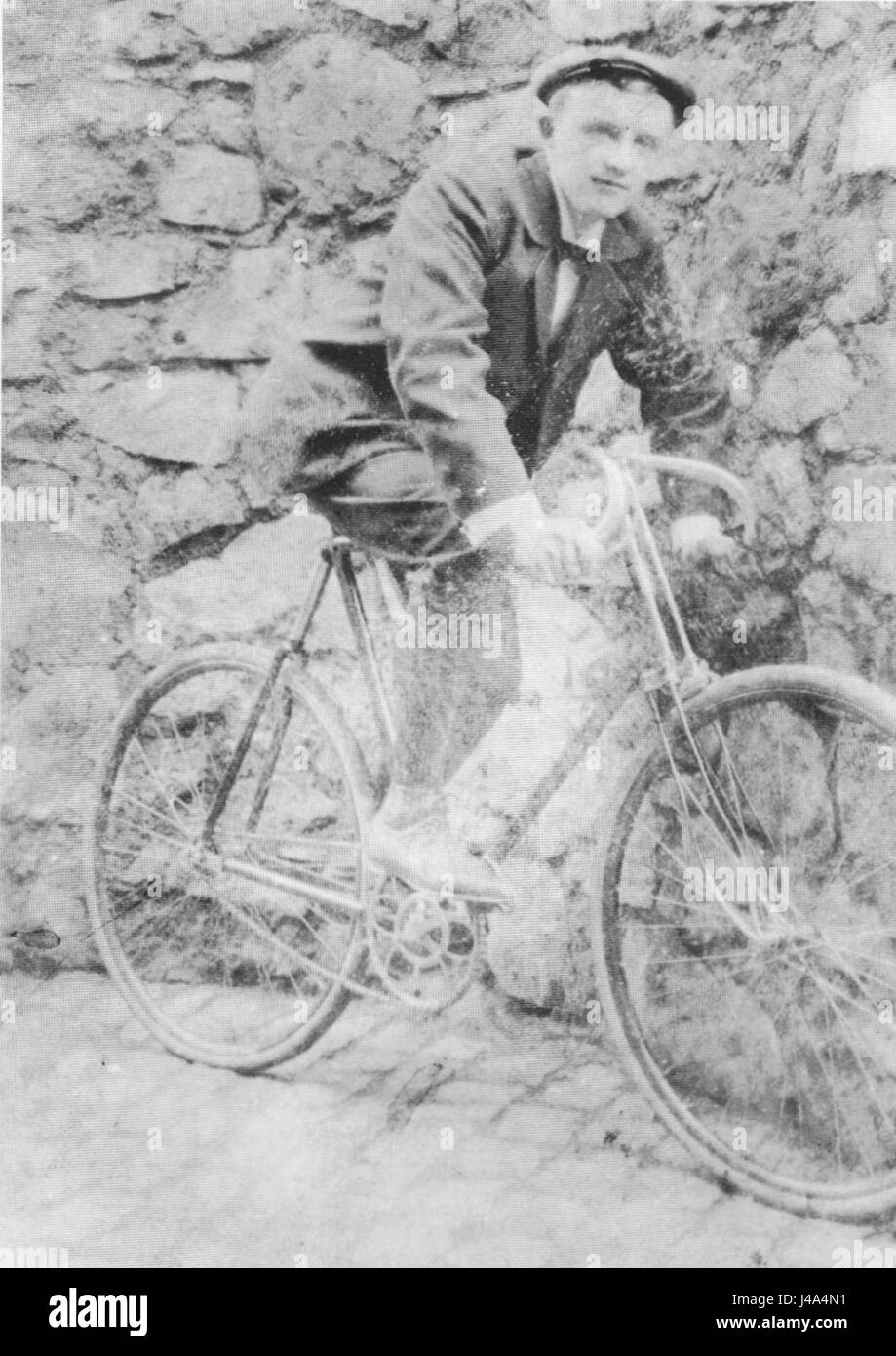 Rasmussen Fahrrad bezieht sich auf eine Marke oder einen Fahrradtyp, die sich durch ihr Design oder ihre historische Bedeutung in der Fahrradwelt auszeichnet und Trends in der Fahrradtechnologie des frühen 20. Jahrhunderts widerspiegelt. Stockfoto