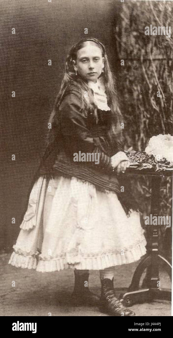 Ein Porträt von Prinzessin Beatrice aus dem Vereinigten Königreich, Tochter von Königin Victoria, gemalt 1868. Diese Arbeit spiegelt ihren Status und ihr Erbe der königlichen Familie während der viktorianischen Ära wider. Stockfoto