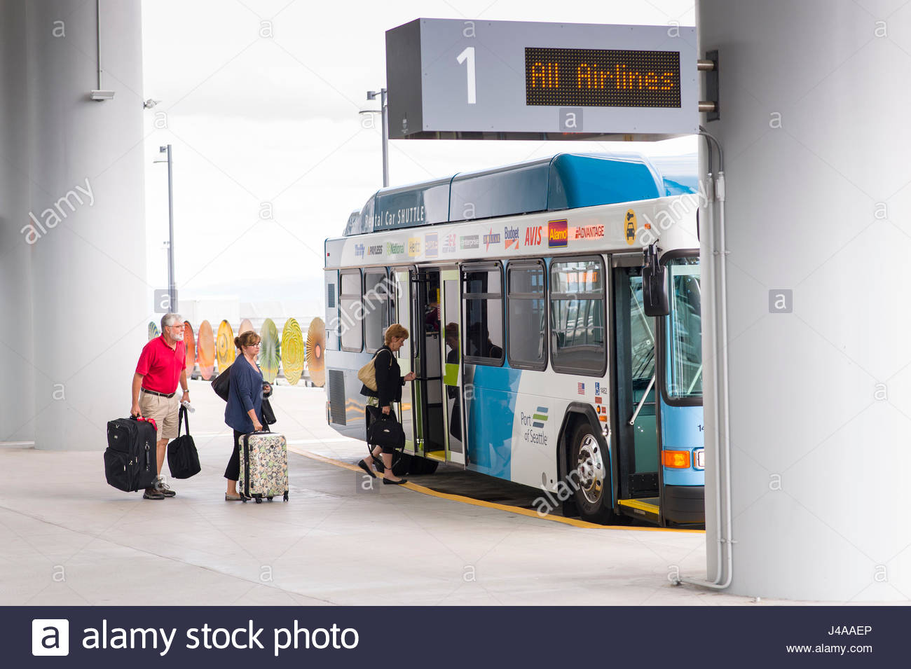 Fluggasten Shuttlebus Am Seattle Tacoma International Flughafen Auto Mieten South 160 Street Seattle Washington Usa Stockfotografie Alamy