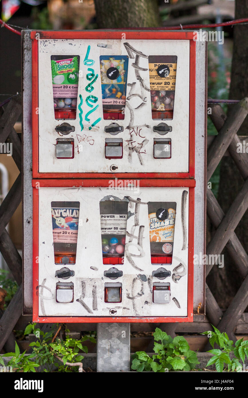 Grafitti-Automaten in Berlin, Deutschland. Stockfoto