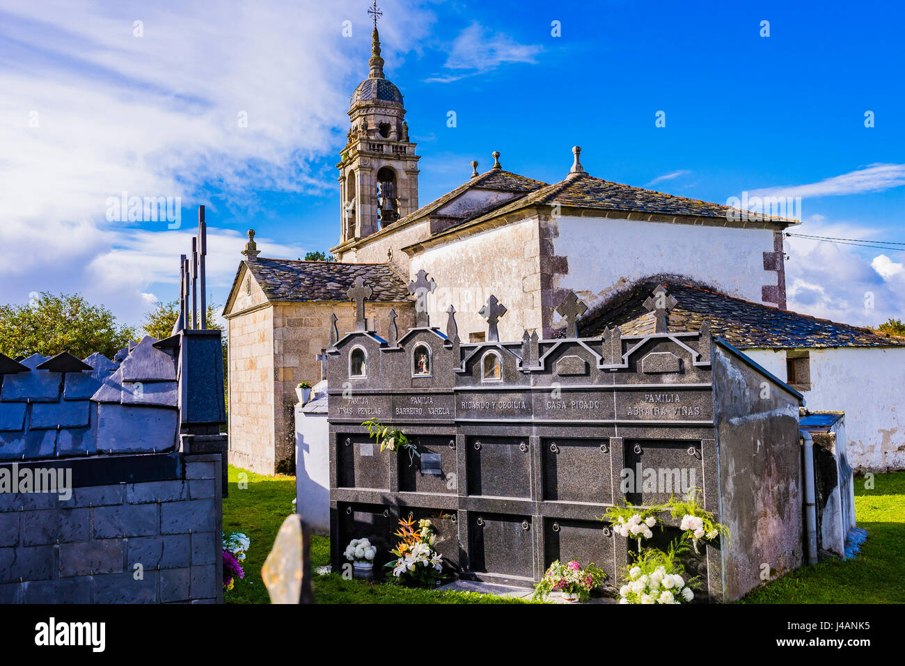 Kirche und Friedhof von Santa Maria de Muxa, Pfarrer in der Gemeinde