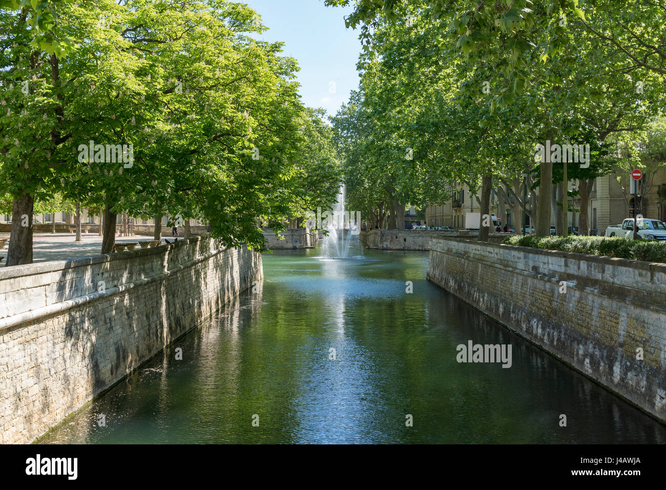 Die Quais De La Fontaine in Nimes, Frankreich Stockfoto