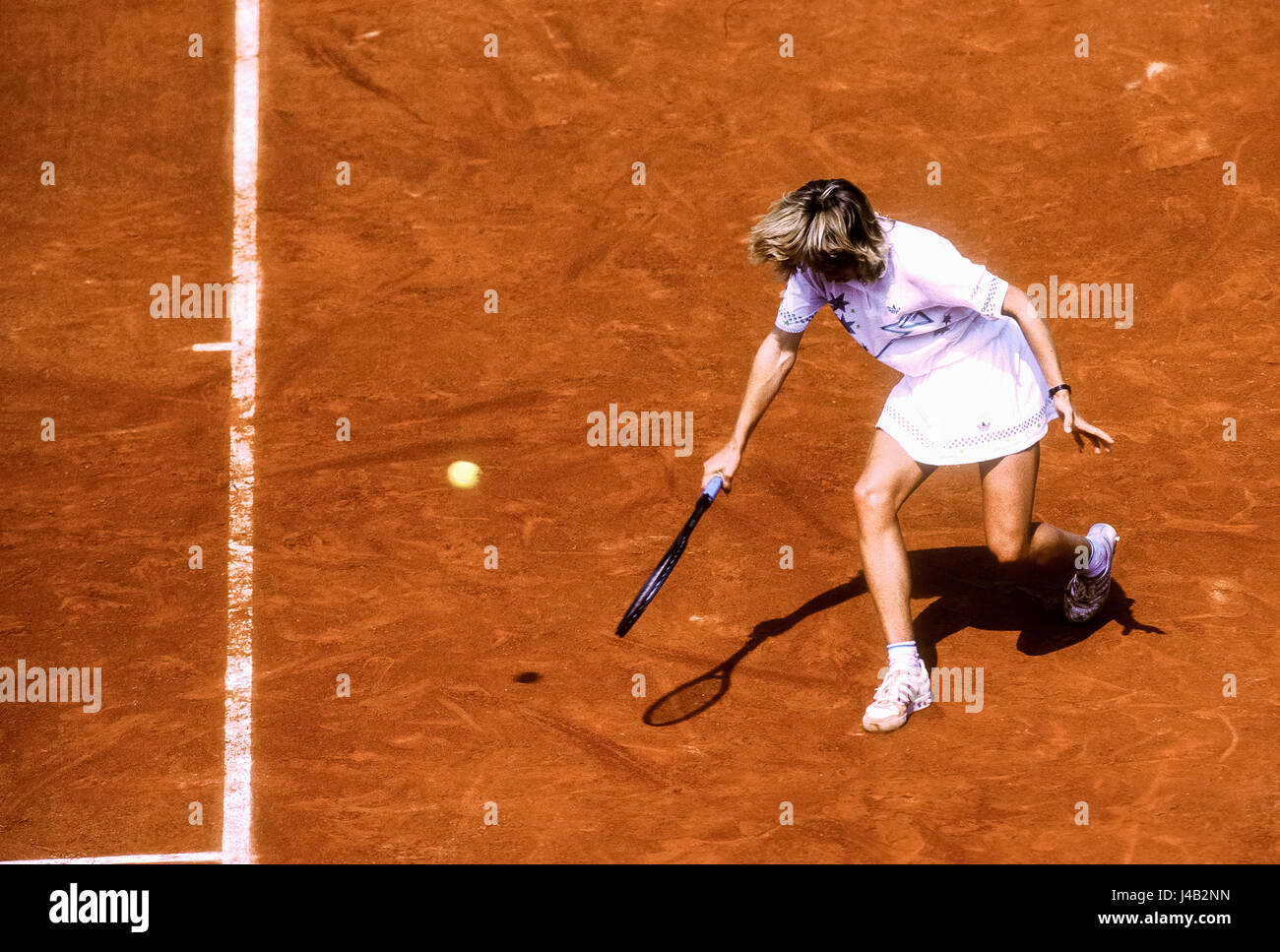 Steffi Graf (GER) im Wettbewerb bei den French Open 1988. Stockfoto