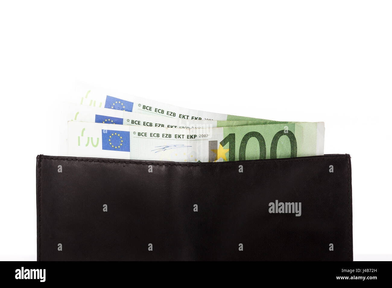 Banknoten von hundert Euro ragte aus schwarze Brieftasche auf weißem Hintergrund. Geld in Bar. Nahaufnahme Bild. Stockfoto