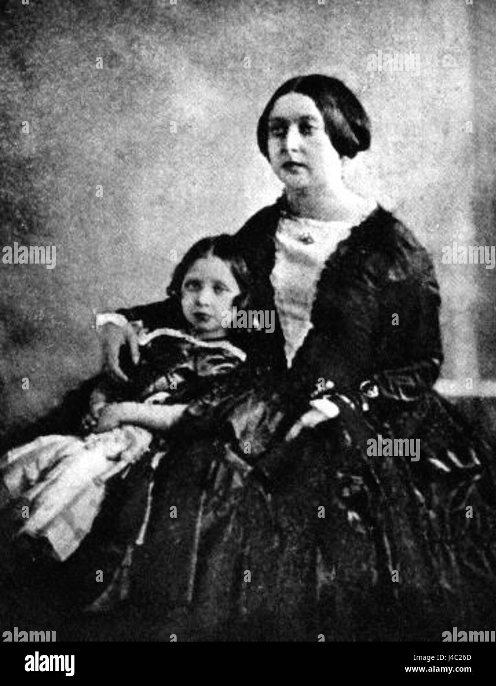 Ein Porträt von Königin Victoria aus dem Jahr 1844, aufgenommen während ihrer Regierungszeit als britische Monarin. Das Bild spiegelt ihren königlichen Status und die Pracht wider, die mit ihrer Führung während der viktorianischen Ära verbunden ist. Stockfoto