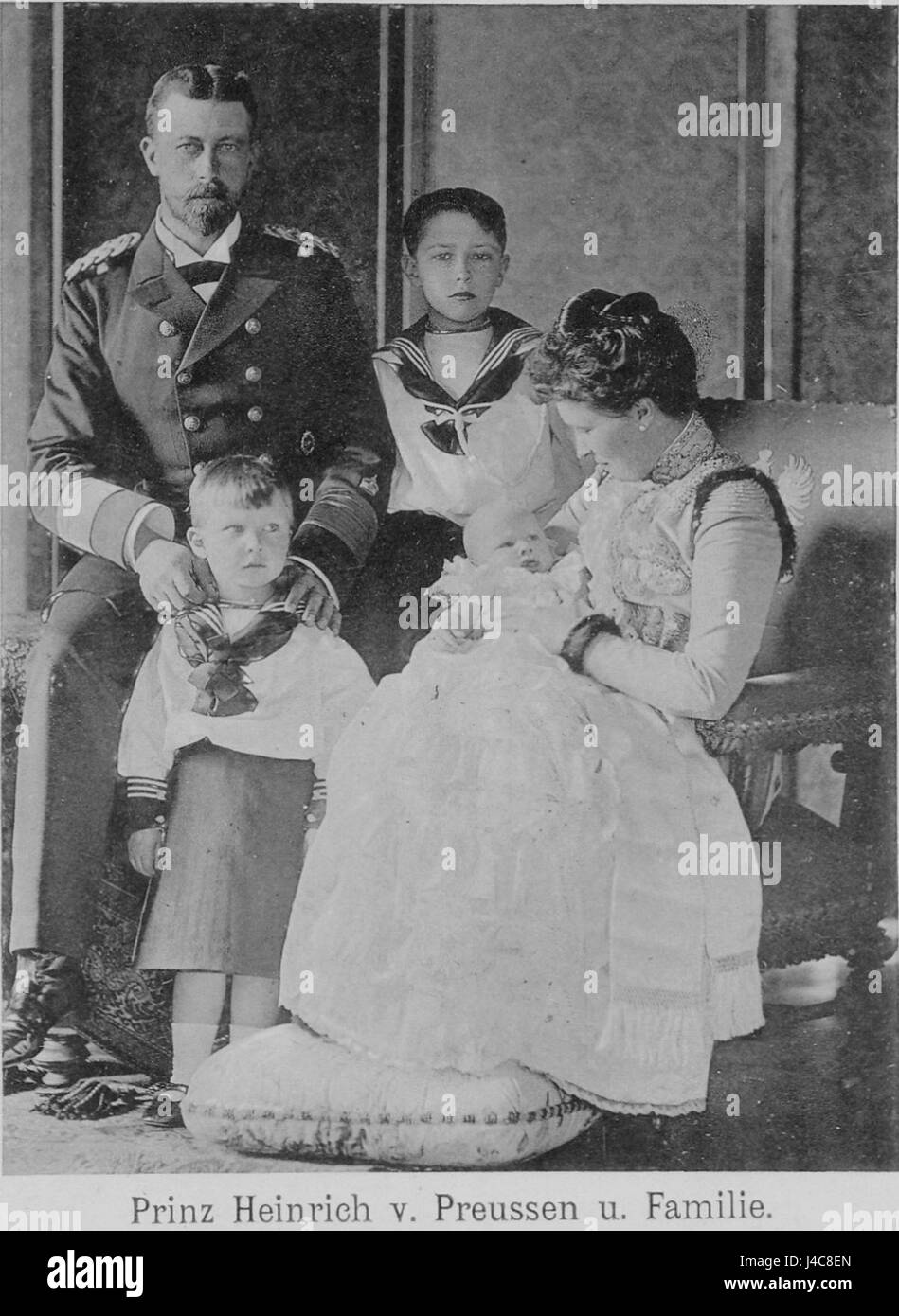 „Prinz Heinrich v. Preussen 01.1900“ bezieht sich auf ein Foto oder Bild von Prinz Heinrich von Preußen, das um Januar 1900 aufgenommen wurde. Prinz Heinrich war Marineoffizier und jüngerer Bruder Kaiser Wilhelm II. Stockfoto