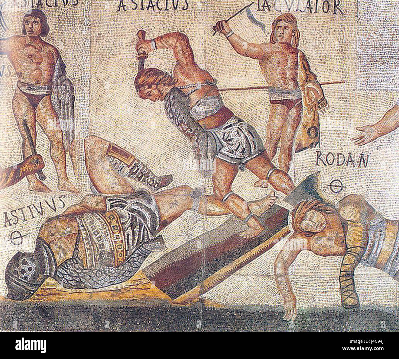 Die Szene „Retiarius vs secutor“, die im Borghese-Mosaik gefunden wurde, stellt einen historischen Gladiatorenkampf zwischen zwei Arten römischer Gladiatoren dar: Dem Netzkämpfer (retiarius) und dem schwer bewaffneten Secutor. Dieses berühmte Mosaik bietet einen Einblick in die römische Unterhaltungs- und Kampfkultur. Stockfoto