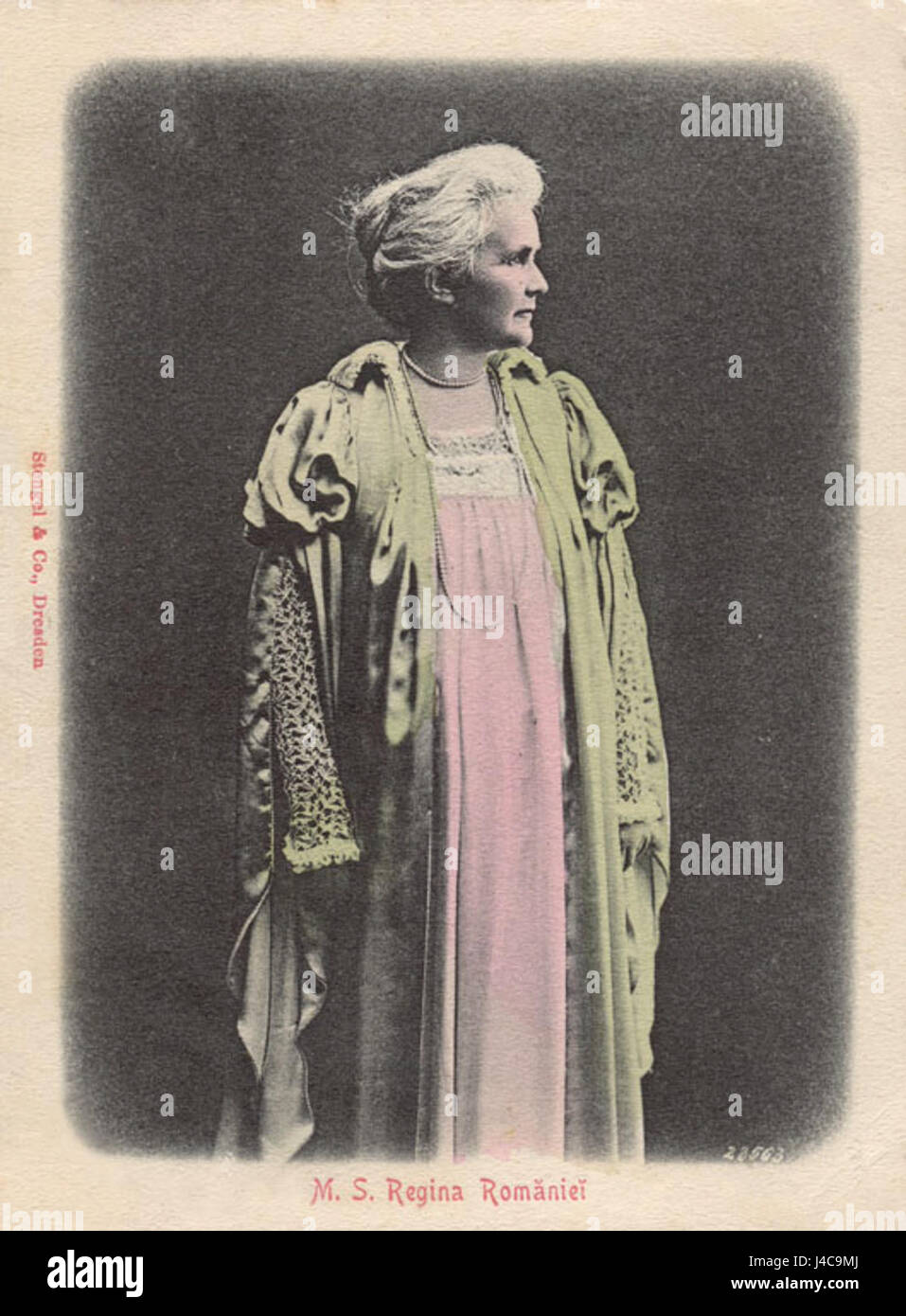 Dieses Foto zeigt Königin Elisabeth II., wahrscheinlich 1997, ein bedeutendes Jahr in ihrer Regierungszeit, geprägt von öffentlichen und historischen Ereignissen. Stockfoto