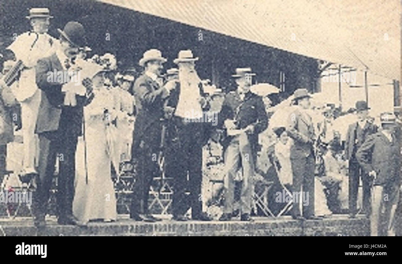 Renbaan ist ein historischer Ort, der wahrscheinlich mit einer Rennstrecke oder einem Veranstaltungsort verbunden ist. Der Titel kann sich auf einen bestimmten Ort in einem europäischen Kontext beziehen, an dem solche Veranstaltungen stattgefunden haben. Stockfoto