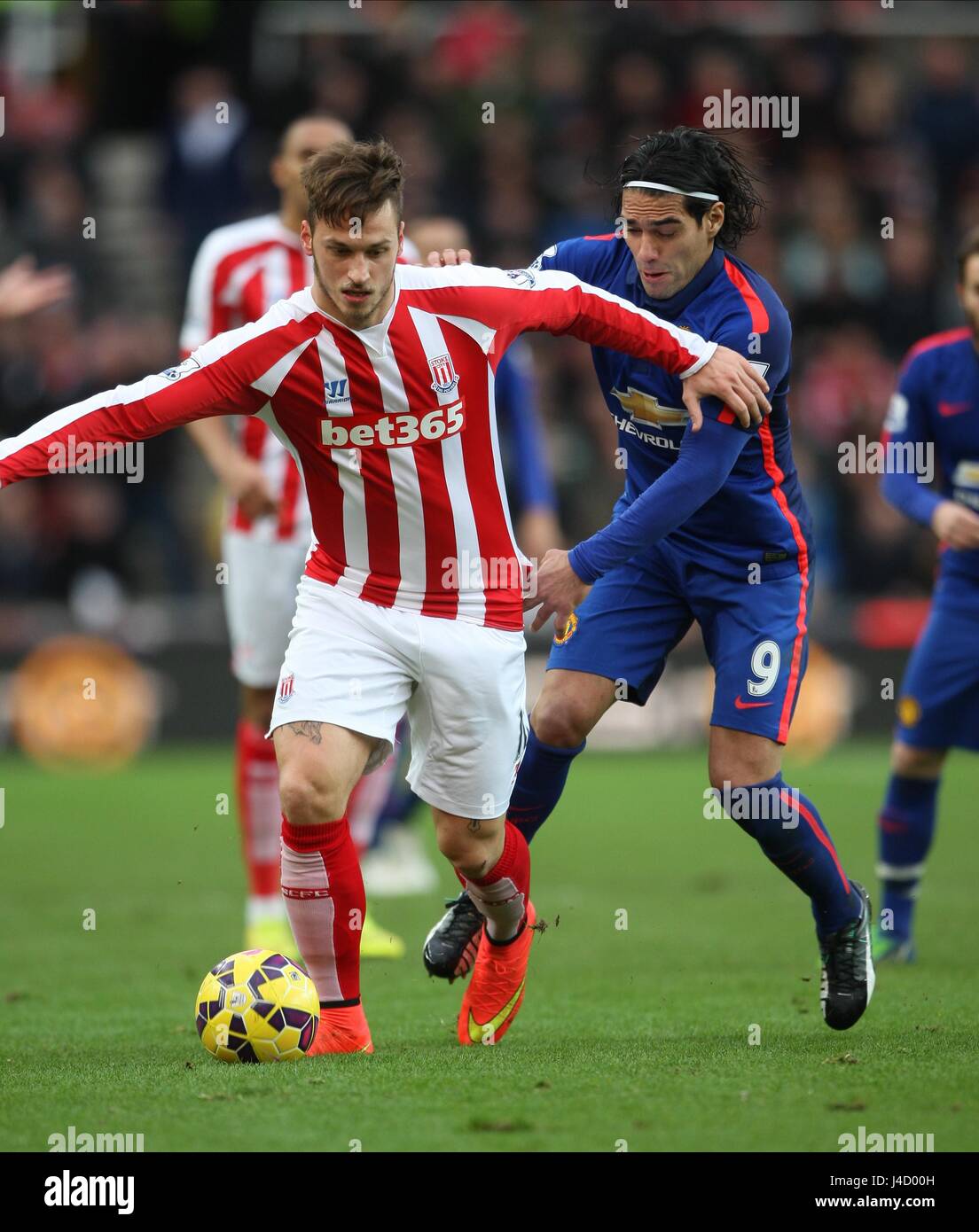 MARKO ARNAUTOVIC & RADAMEL FAL STOKE CITY V MANCHESTER UNITED die BRITANNIA STADIUM STOKE-ON-TRENT ENGLAND 1. Januar 2015 Stockfoto