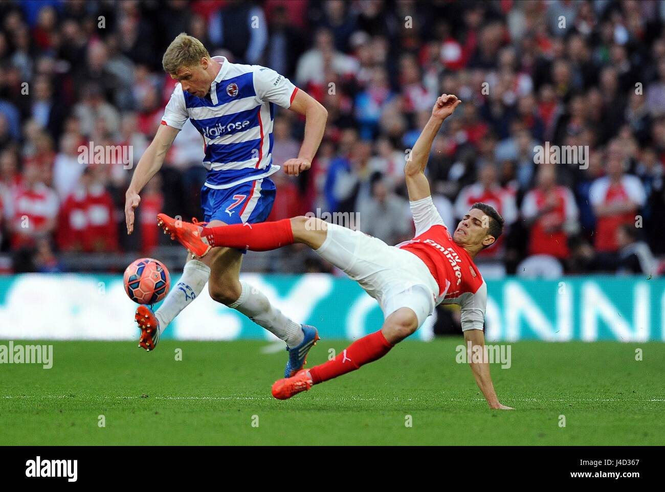 PAVEL POGREBNYAK des Lesens ist Lesung V ARSENAL WEMBLEY Stadion LONDON ENGLAND 18. April 2015 Stockfoto