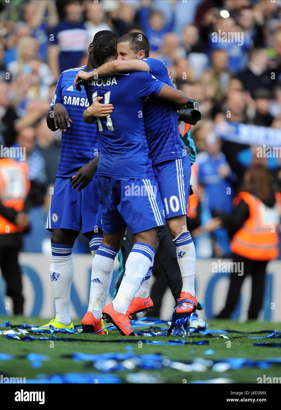 EDEN HAZARD von CHELSEA und hat CHELSEA PREMIER LEAGUE CHAMPIO STAMFORD BRIDGE LONDON ENGLAND 3. Mai 2015 Stockfoto