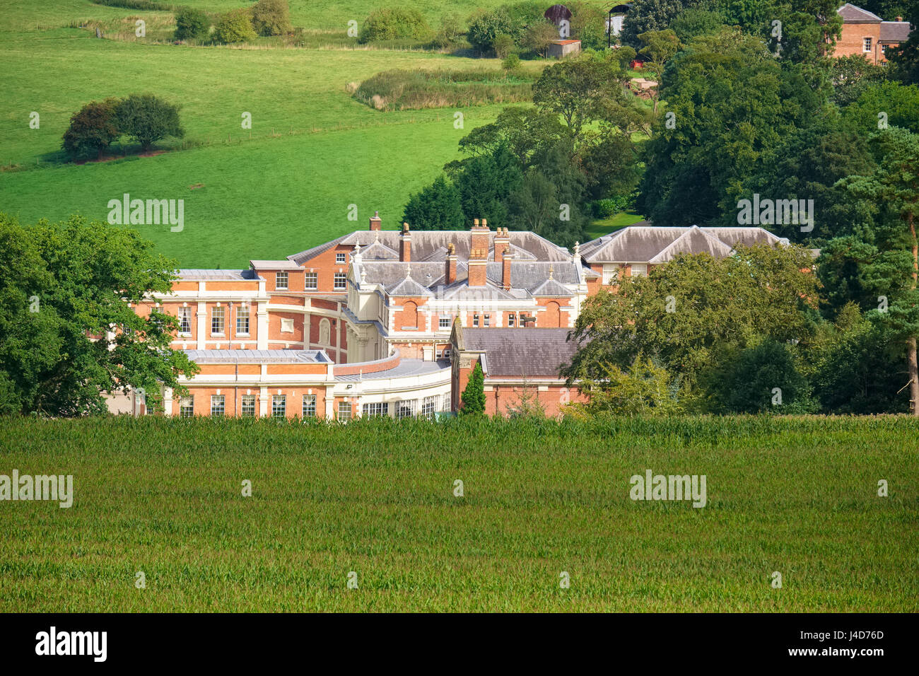 Hawkstone Hall, gesehen aus der Spalte von Rowland Hill, Hawkstone Park Follies, Shropshire, England, UK Stockfoto