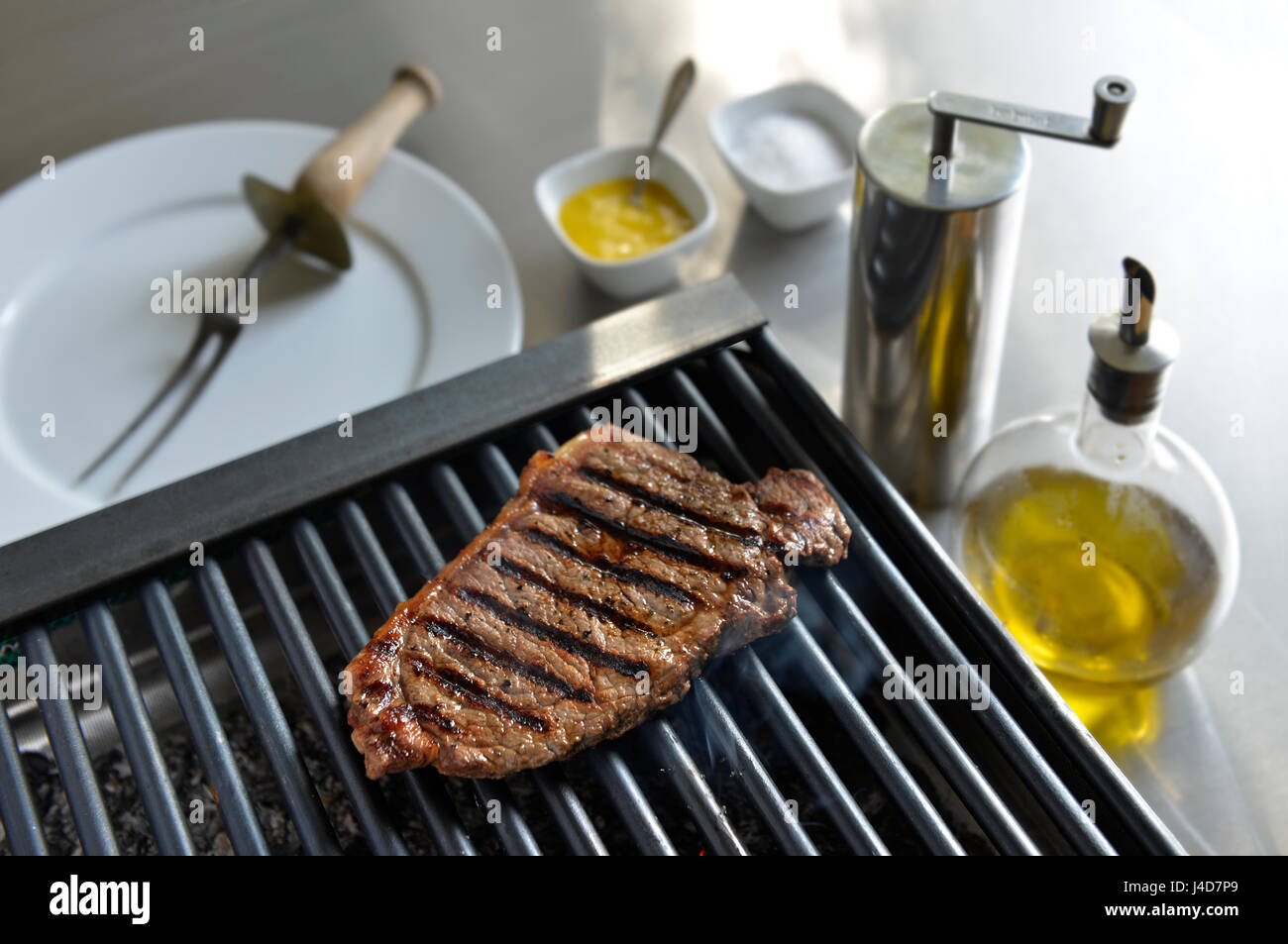 Rindersteak auf grill Stockfoto