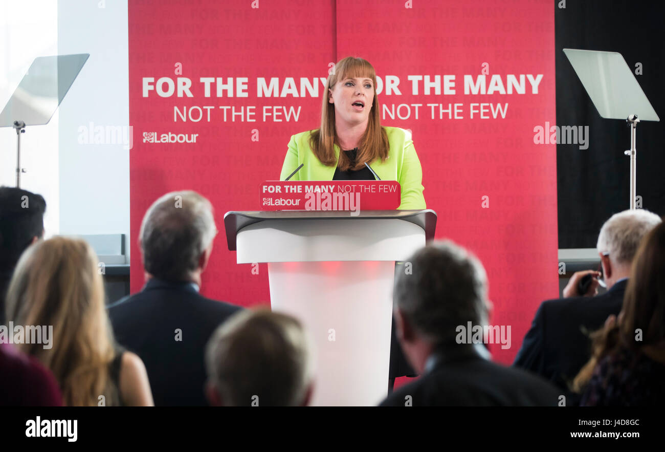 Labours Schatten Ausbildung Sekretärin Angela Rayner beim Start Labours Bildungspläne bei einem Besuch in Leeds City College. Stockfoto