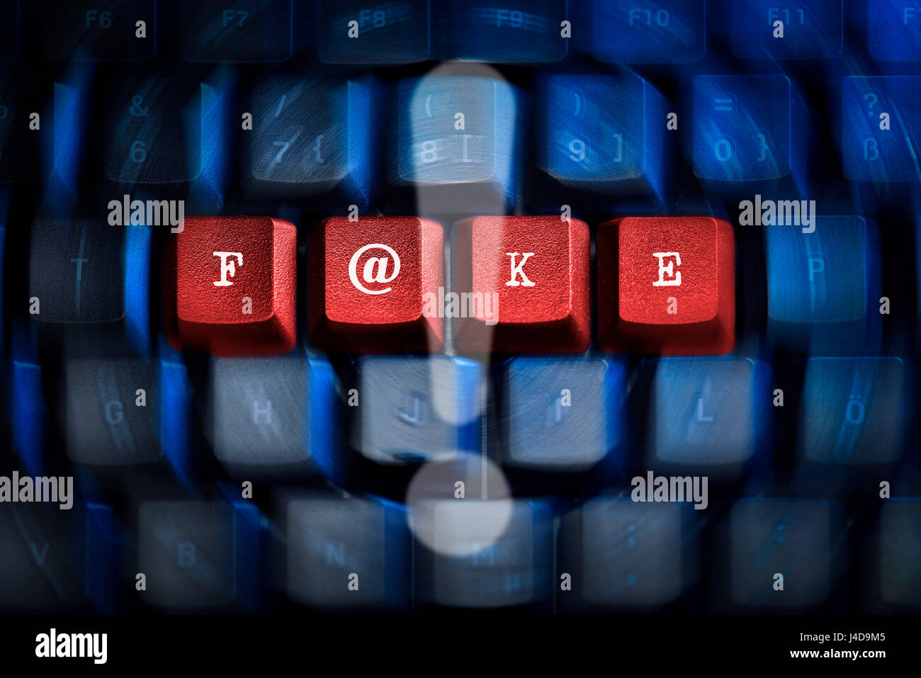 "Stroke '' Fake'' auf einer Computertastatur mit Ausrufezeichen, symbolische Foto Fake Nachrichten', Schriftzug"Fake"Auf Einer Computertastatur Mit Ausrufezei Stockfoto