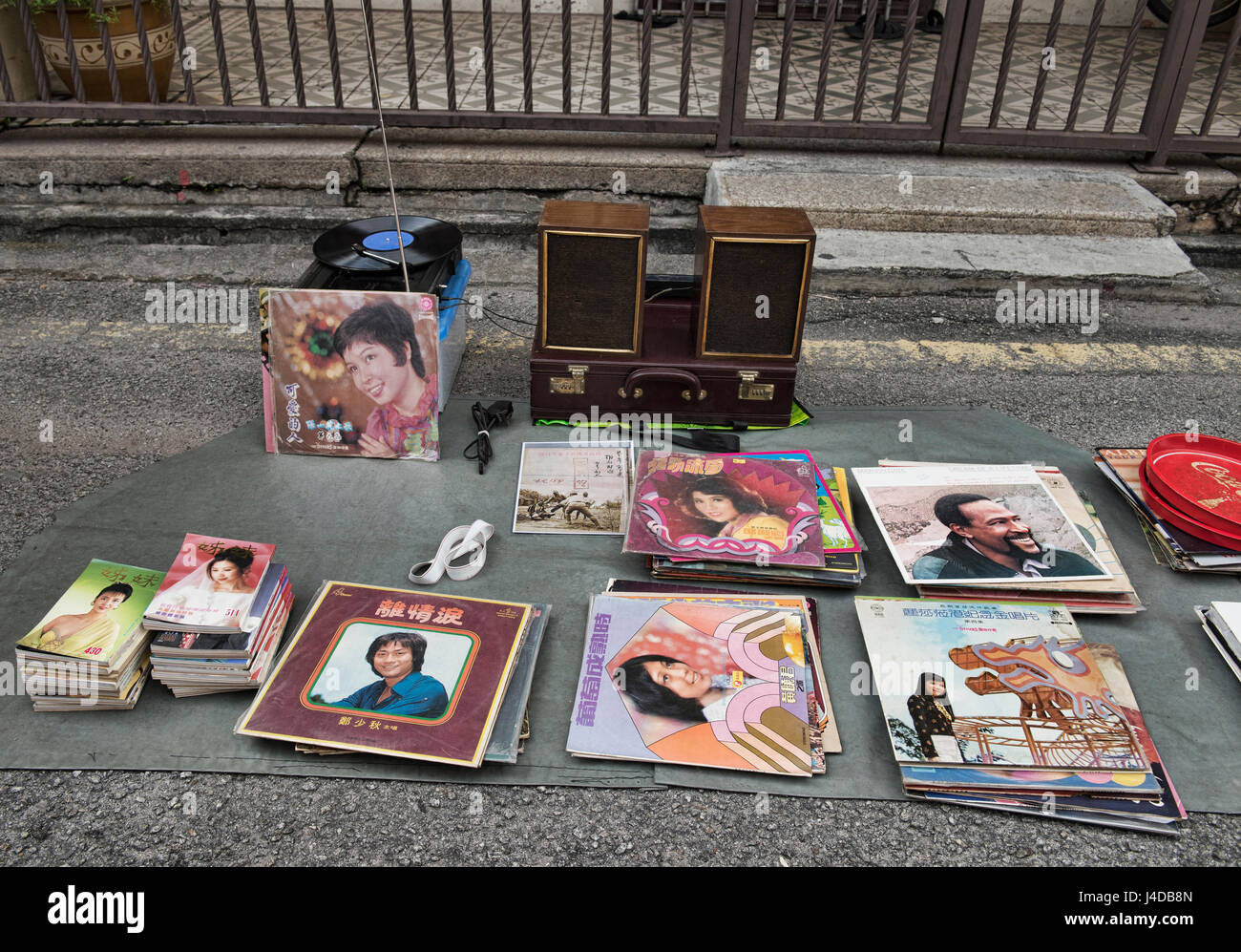 Alten chinesischen Aufzeichnungen zum Verkauf an ein Straßenmarkt entlang Jonker Street, Malacca, Malaysia Stockfoto