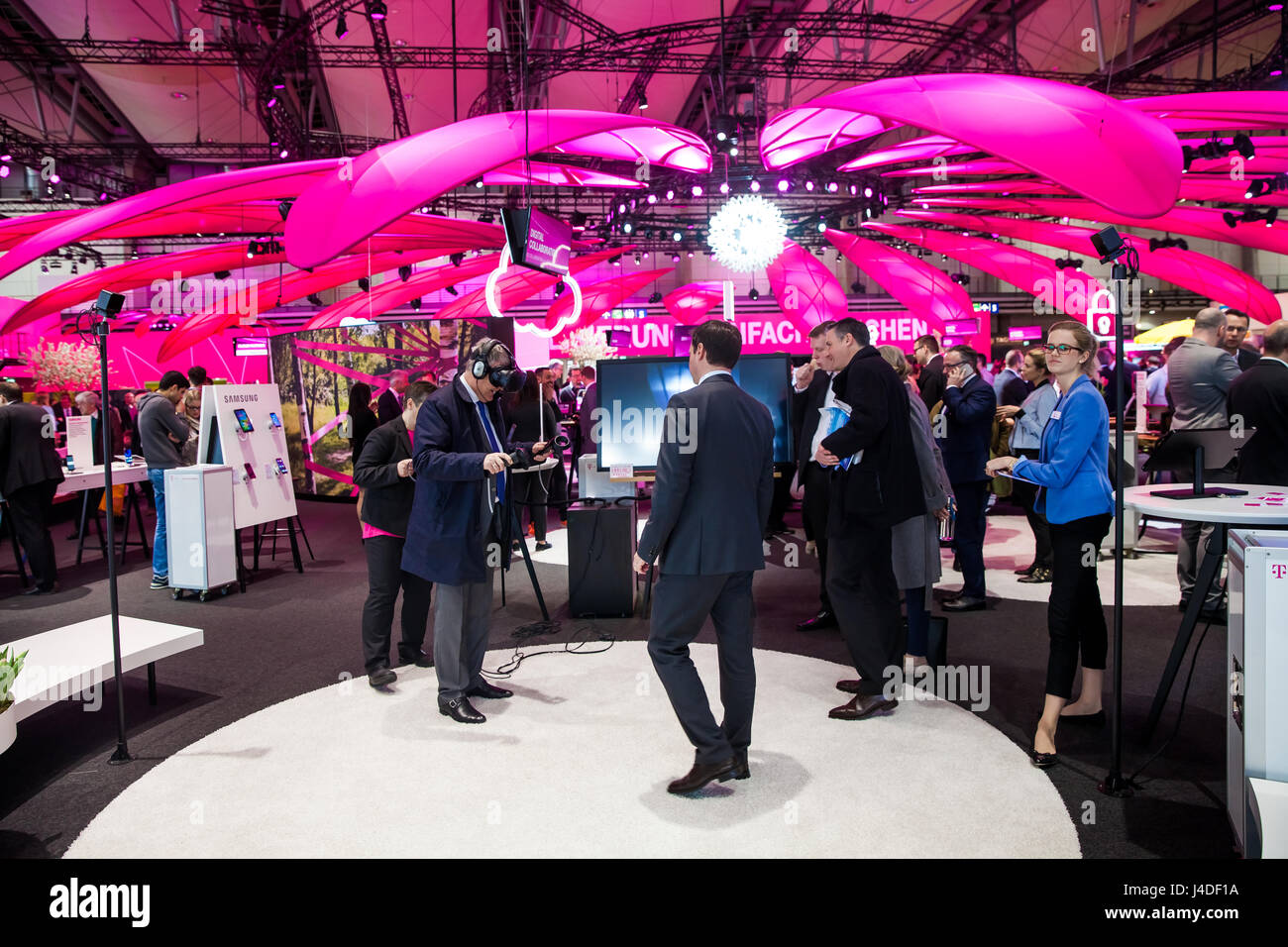 Deutsche Telekom-Unternehmen auf Messe Cebit 2017 in Hannover Messe, Deutschland Stockfoto