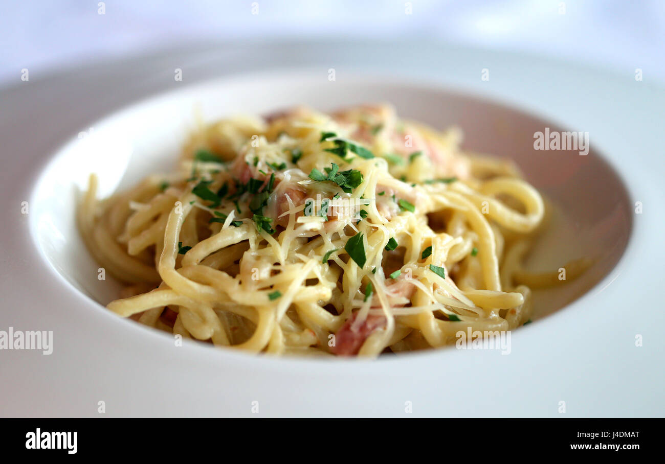 Fettuccine carbonara Fotos und Bildmaterial in hoher Auflösung Alamy