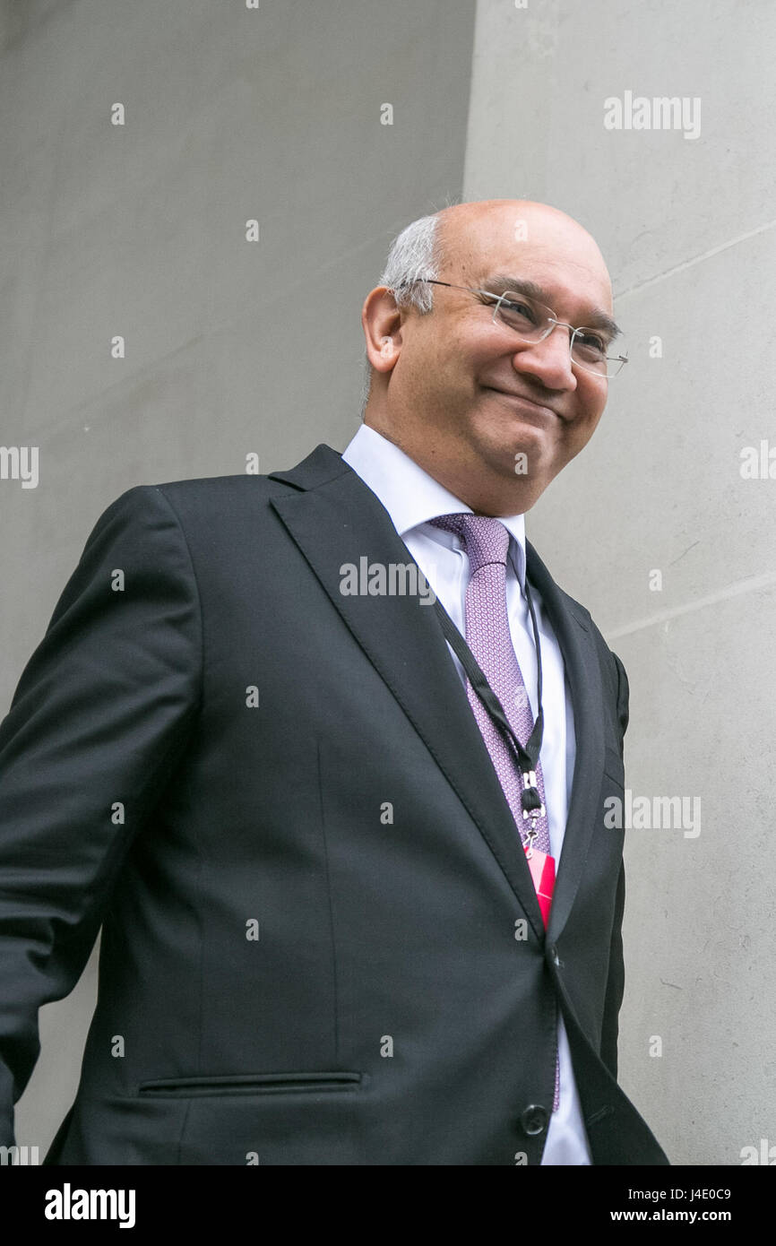 Westminster. London, UK. 11. Mai 2017. Keith Vaz die Sitzung verlassen. Ein Entwurf für die Labour Wahlprogramm hatte in zwei überregionalen Zeitungen durchgesickert. Bildnachweis: Dinendra Haria/Alamy Live-Nachrichten Stockfoto